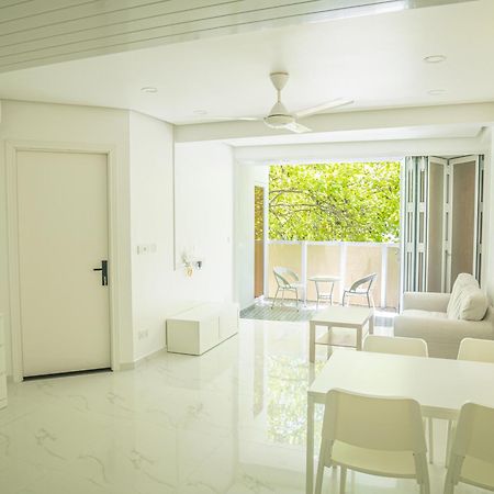 Beachfront Apartment Male Exterior photo