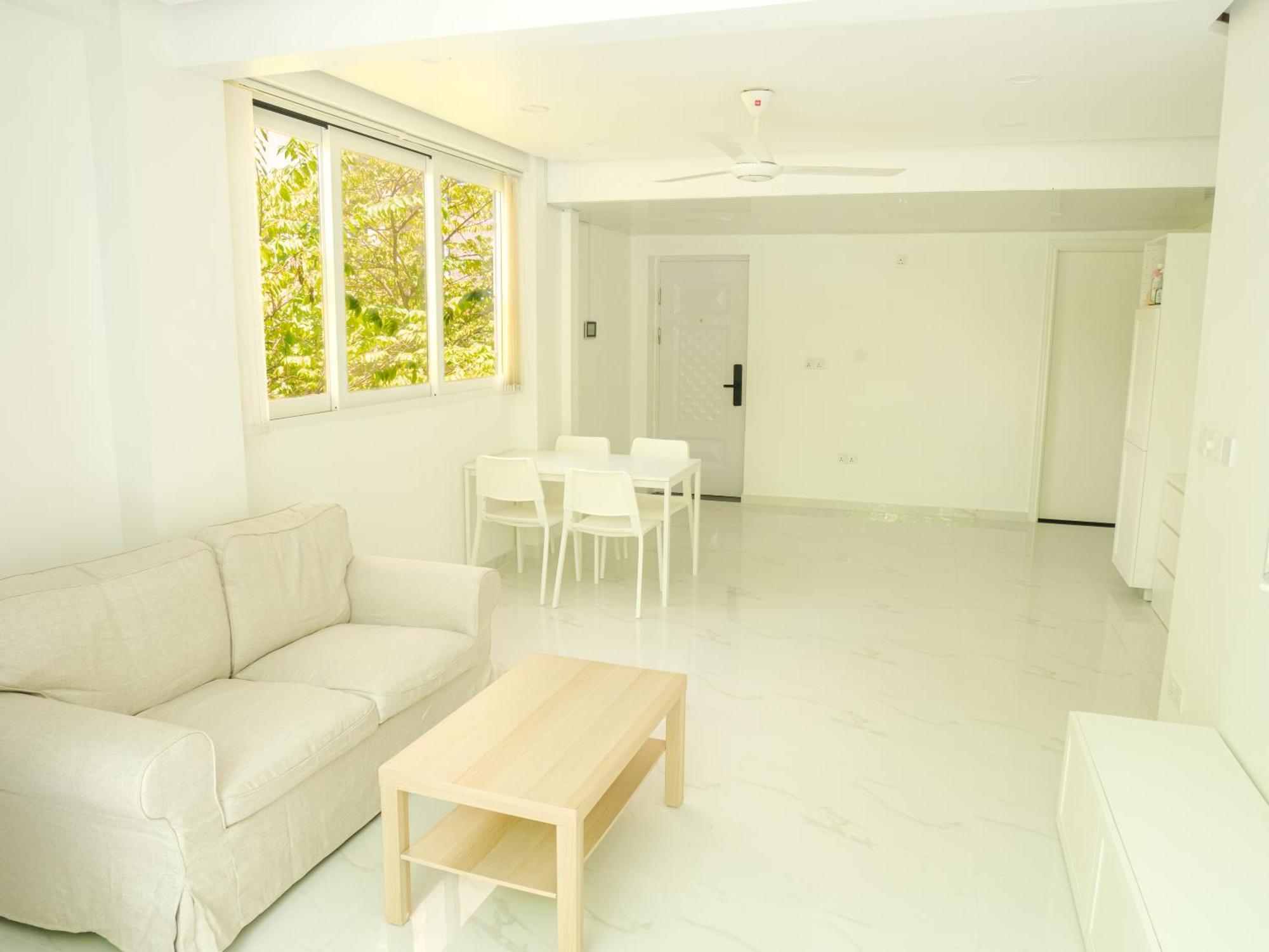Beachfront Apartment Male Exterior photo