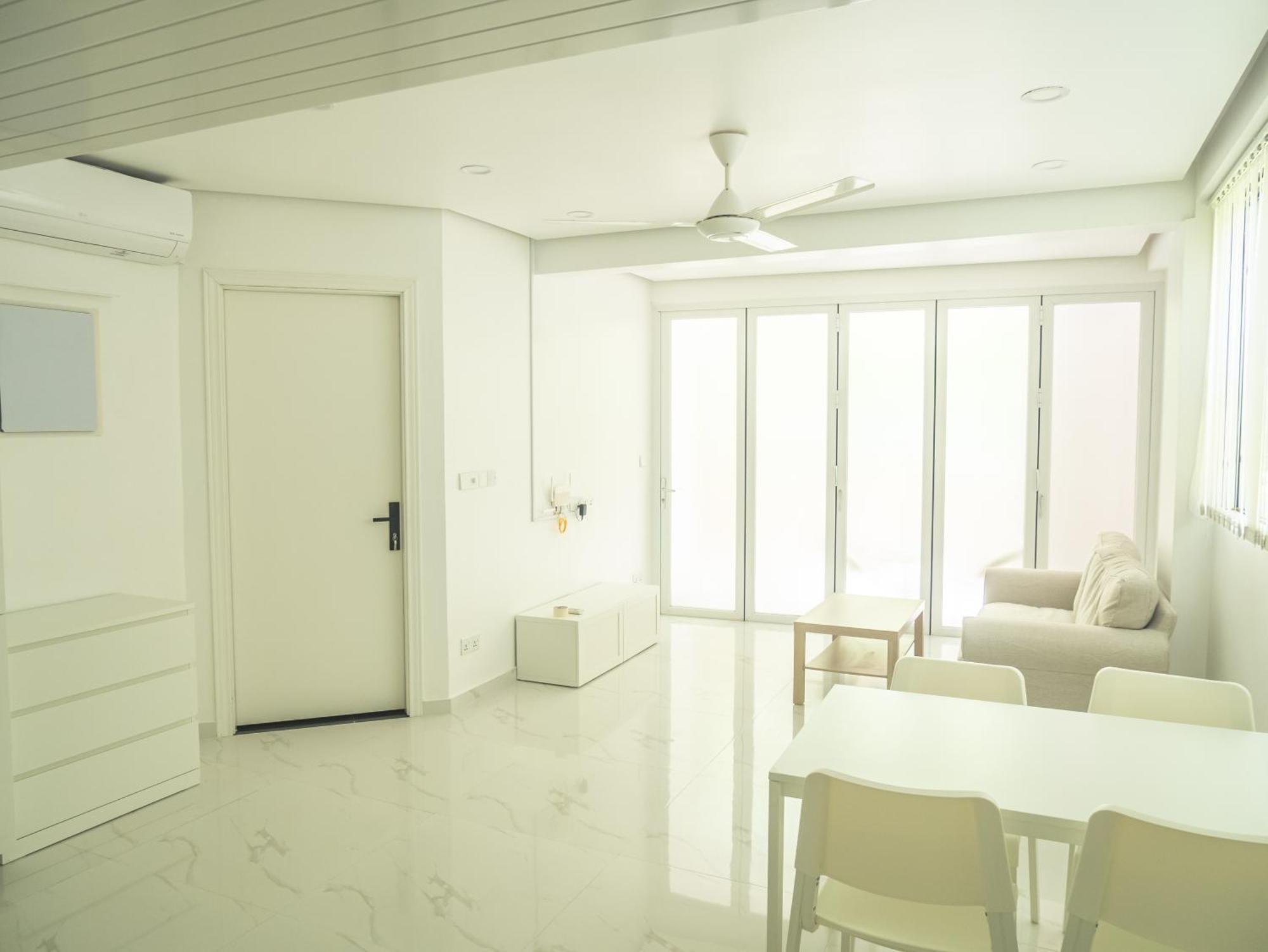 Beachfront Apartment Male Exterior photo